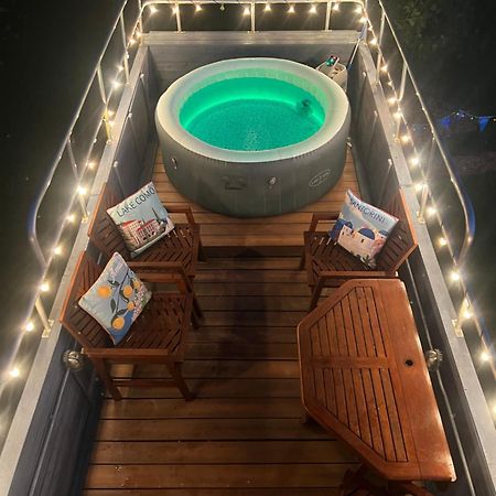 Delightful 2 Bed Double Decker Bus With Hot Tub Hotel Uckfield Buitenkant foto