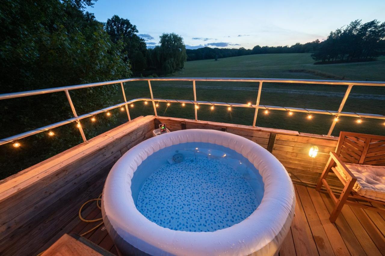 Delightful 2 Bed Double Decker Bus With Hot Tub Hotel Uckfield Buitenkant foto
