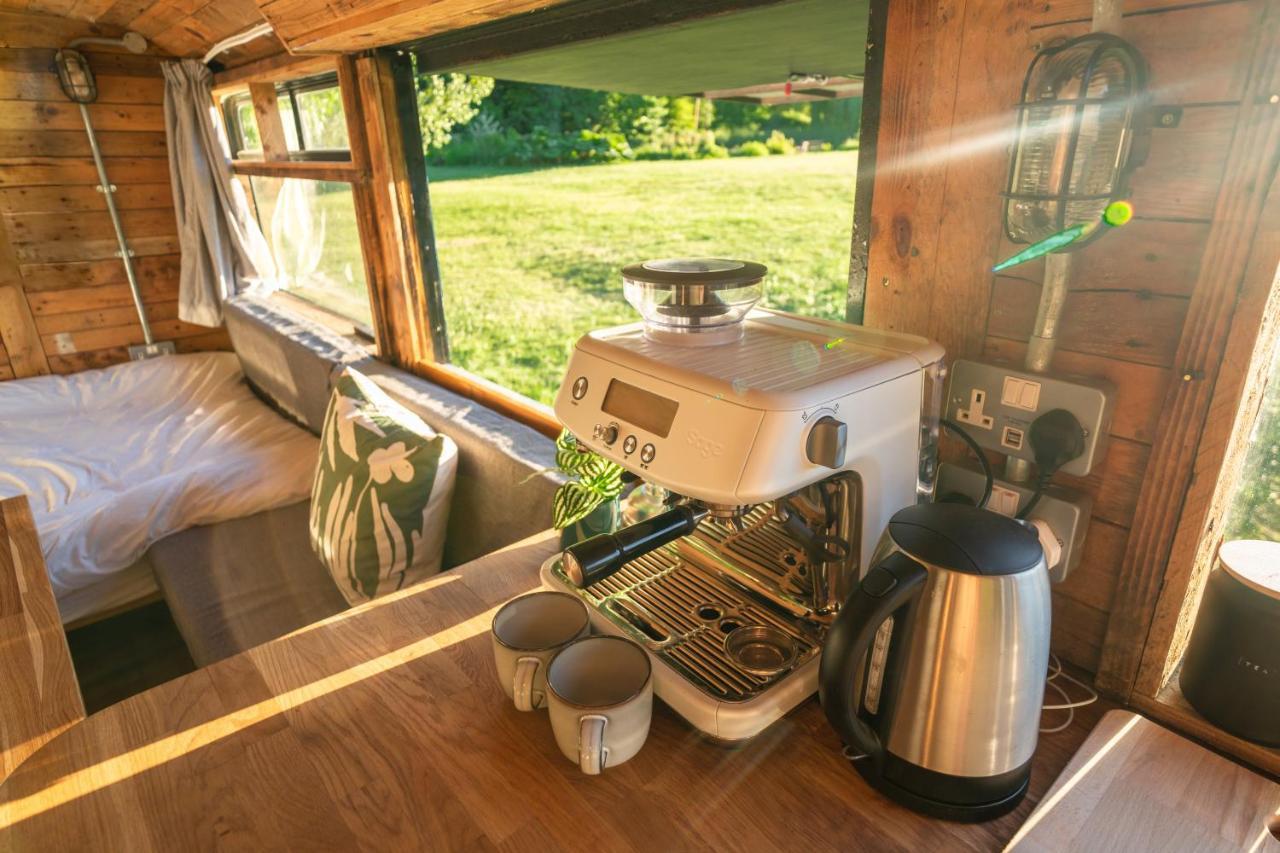 Delightful 2 Bed Double Decker Bus With Hot Tub Hotel Uckfield Buitenkant foto