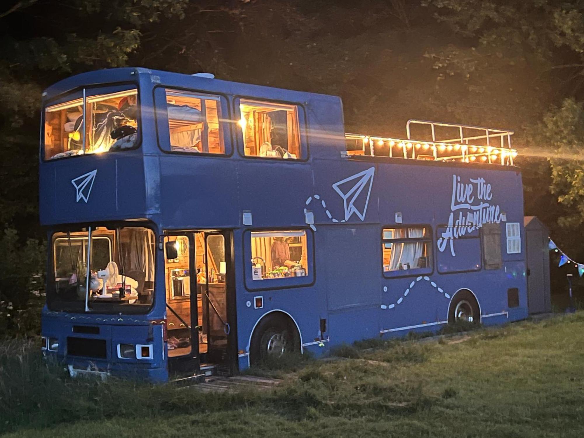 Delightful 2 Bed Double Decker Bus With Hot Tub Hotel Uckfield Buitenkant foto